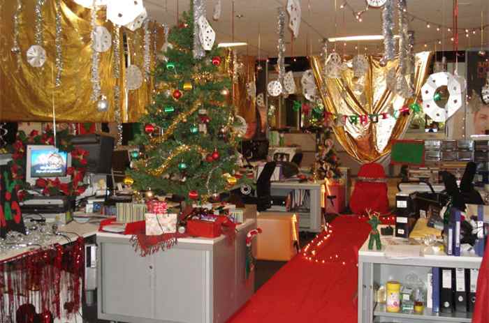 CREATIVE INSPIRATIONAL WORK PLACE CHRISTMAS DECORATIONS