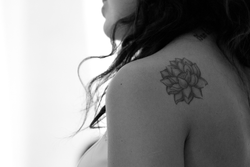 Shoulder-flower-tattoo. 