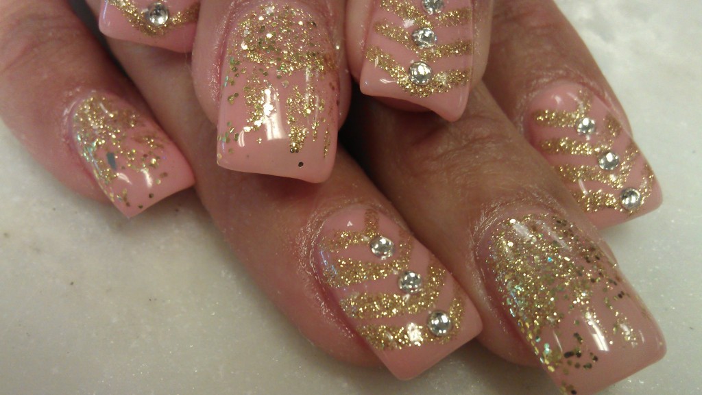White and Gold Sparkle Nails - wide 7