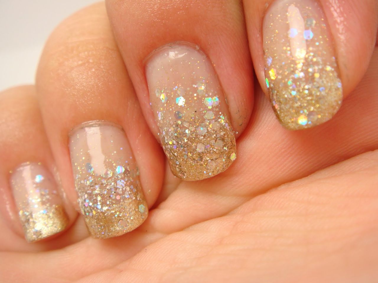 1. Pearl and Gold Glitter Nail Art - wide 2