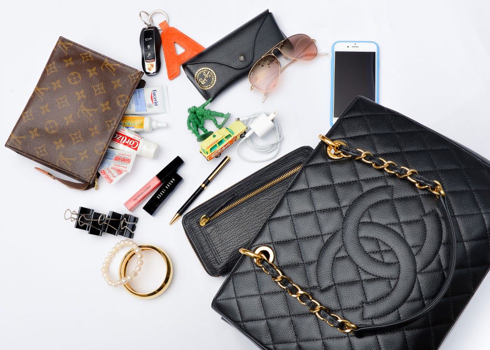 What To Pack in Your Purse to Be Perpetually Prepared for Anything - Godfat...