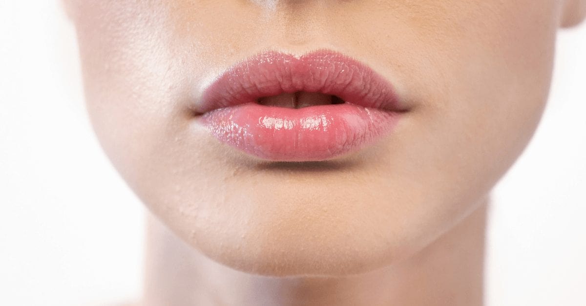 Close up 1. Красивые губы. Красивая форма губ. Увеличенные губы красивые. Красивая пластика губ.